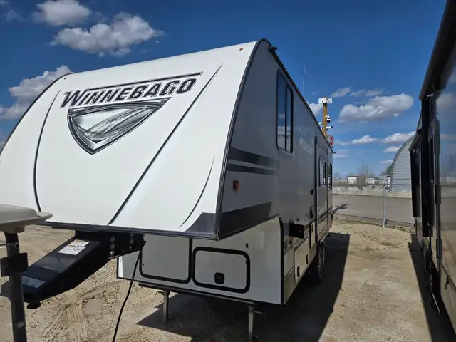 2020 Winnebago MICRO MINNIE 2405 RL in Travel Trailers & Campers in St. Albert - Image 4