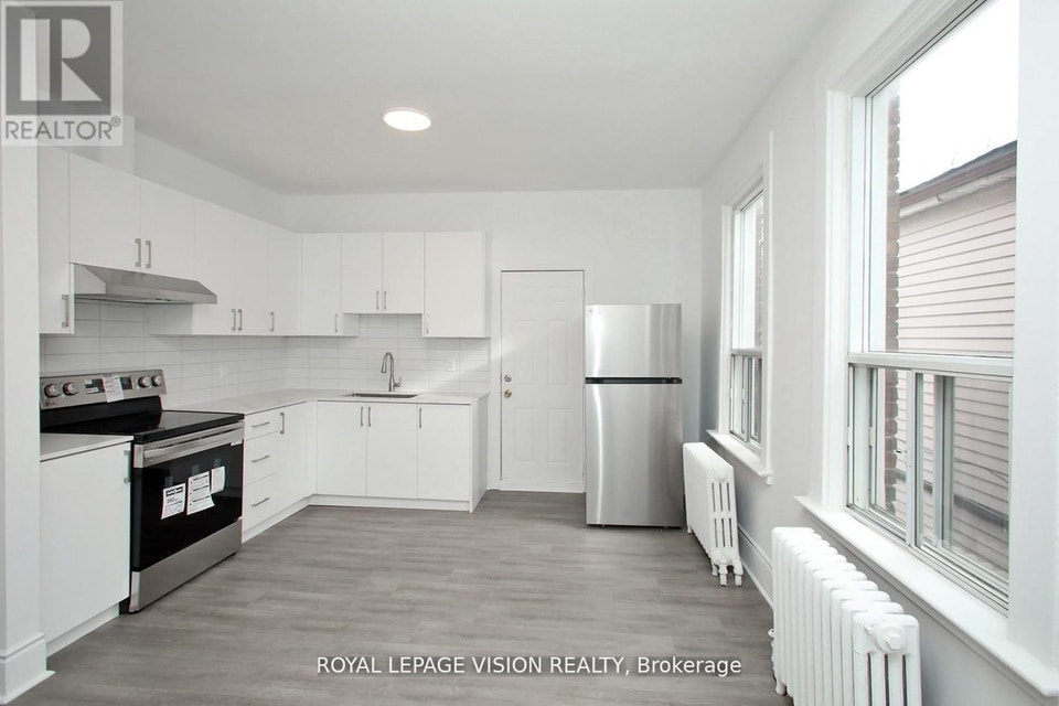UPPER - 819 PAPE AVENUE Toronto (Danforth Village-East York), On 4