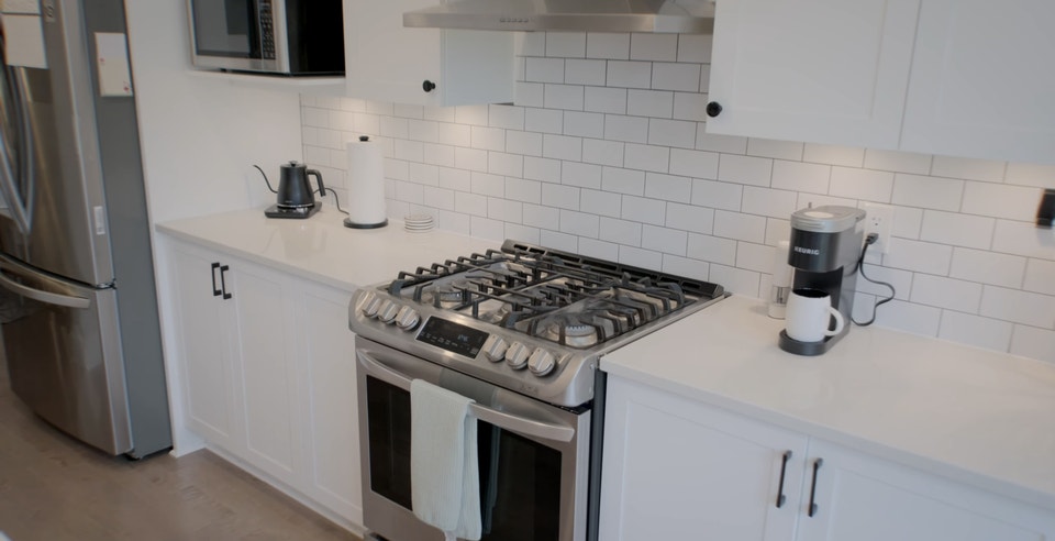 709 Riverview Way - Expansive modern home with space for a large 3