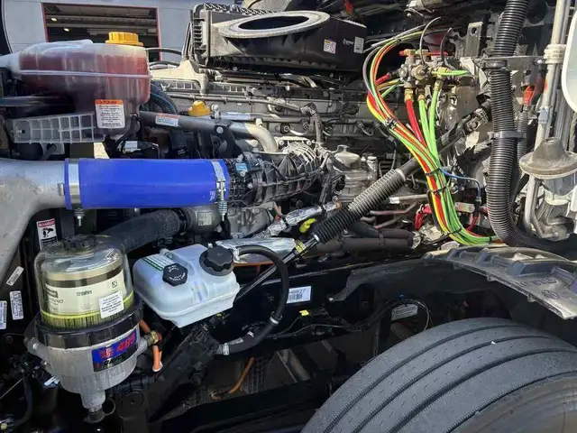 2026 Freightliner Cascadia ParkSmart Unit, Safety Certified, cal in Heavy Trucks in Hamilton - Image 11