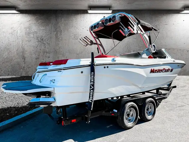 2019 Mastercraft XT 23 in Powerboats & Motorboats in Laval / North Shore - Image 4