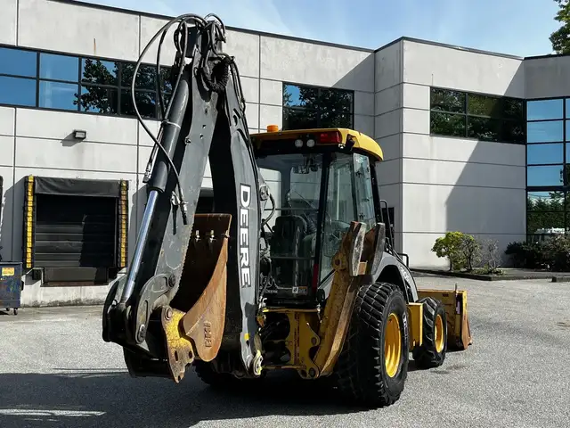 2010 John Deere 310SJ 4x4 Wheel Loader Extended Hoe 4 in 1 92 in in Heavy Trucks in Edmonton - Image 10