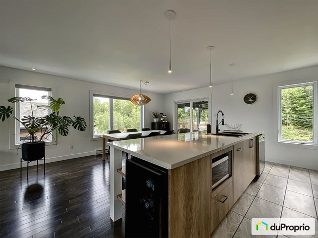 $697,000 - Bungalow for sale in St-Denis-De-Brompton — photo 2