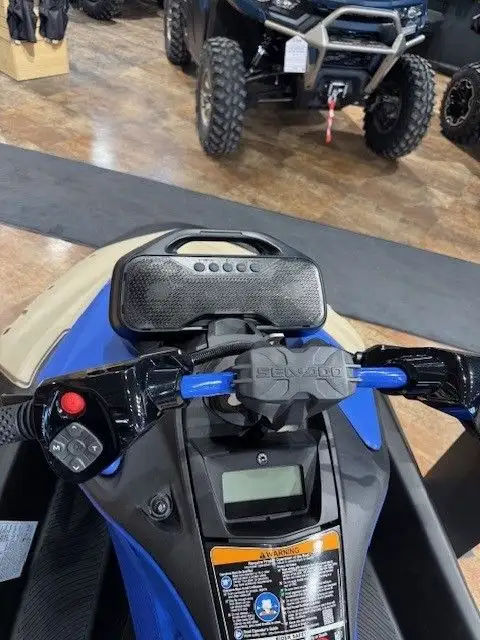 2025 Sea Doo Spark Trixx 1 UP w/Sound in Personal Watercraft in St. Albert - Image 3
