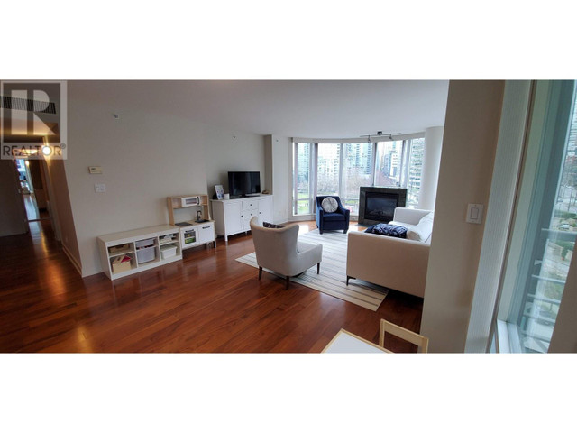 704 499 BROUGHTON STREET Vancouver, British Columbia in Condos for Sale in Vancouver - Image 2