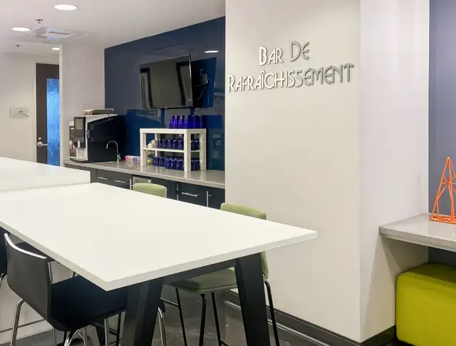Office space for rent for 3 persons in Saint Foy Quebec in Commercial & Office Space for Rent in Québec City - Image 18