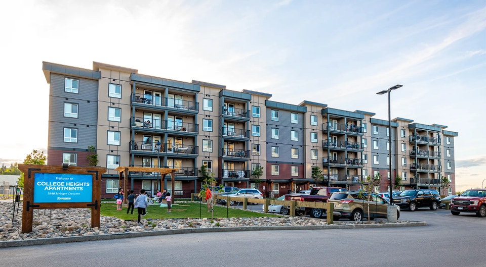 Pet-Friendly Two Bedroom Two Bath with In-suite Laundry for Rent 2
