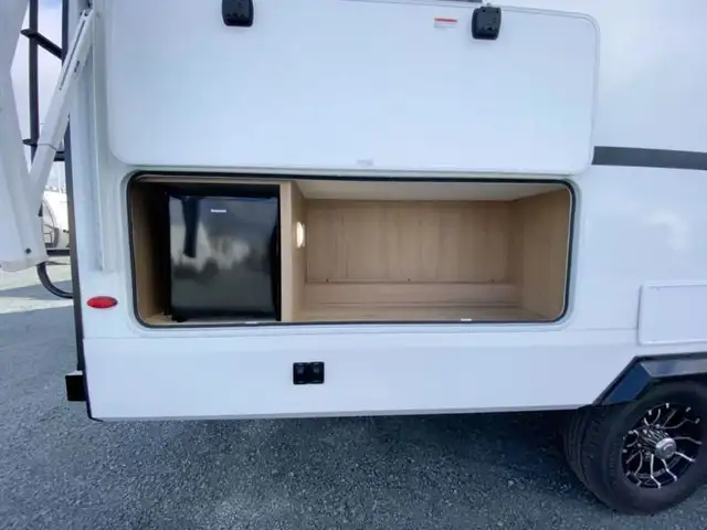 2026 Winnebago Thrive 22MBH in Travel Trailers & Campers in Bedford - Image 29