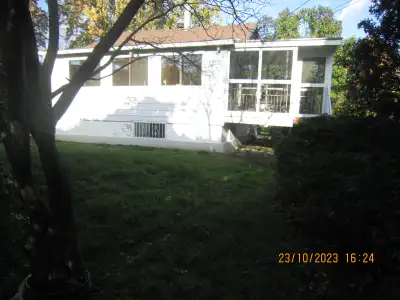 Petit parc immobilier a LAVAL toute a la même place avec un potentielle Énorme a court terme. Grand...