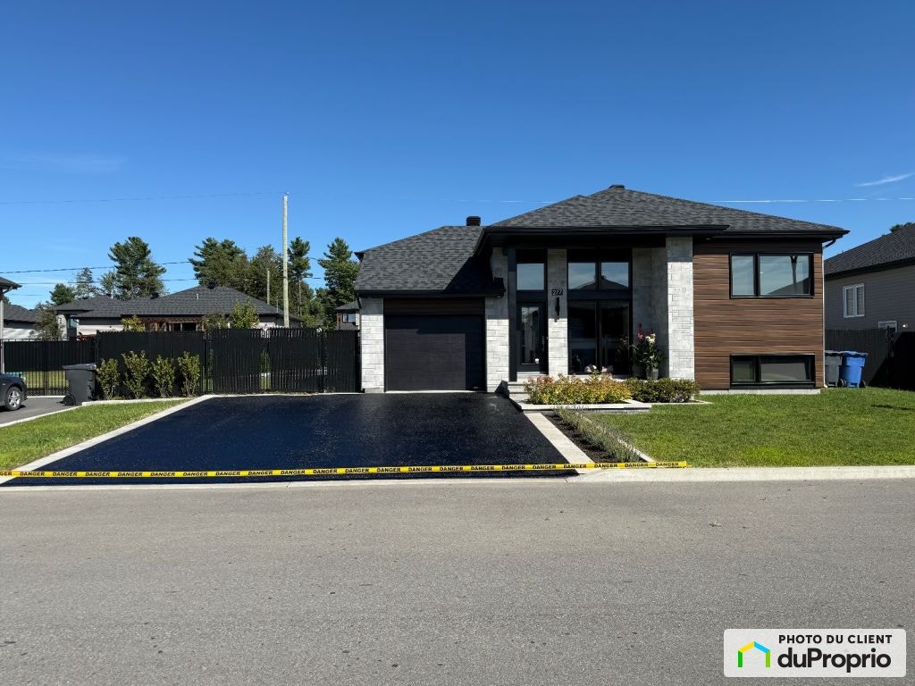 $710,500 - Bungalow for sale in St-Lin-Laurentides — photo 2