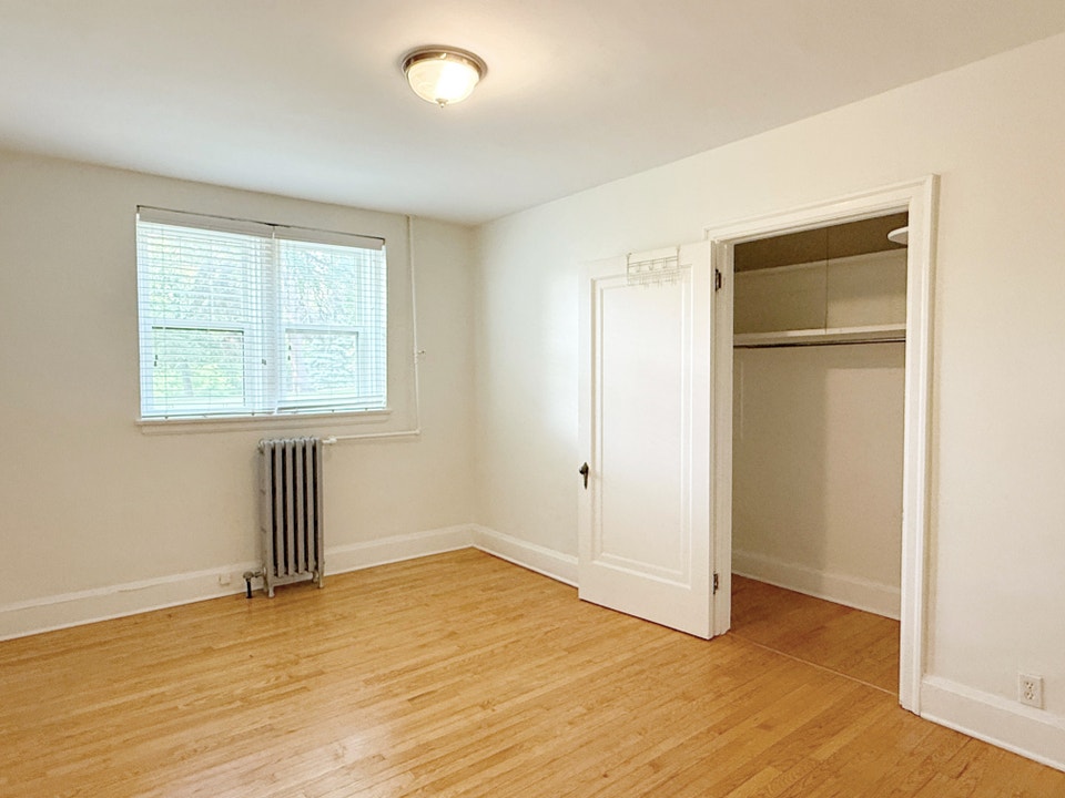 NOV 1ST!!! **HISTORICAL** 2bdrm $1499 5