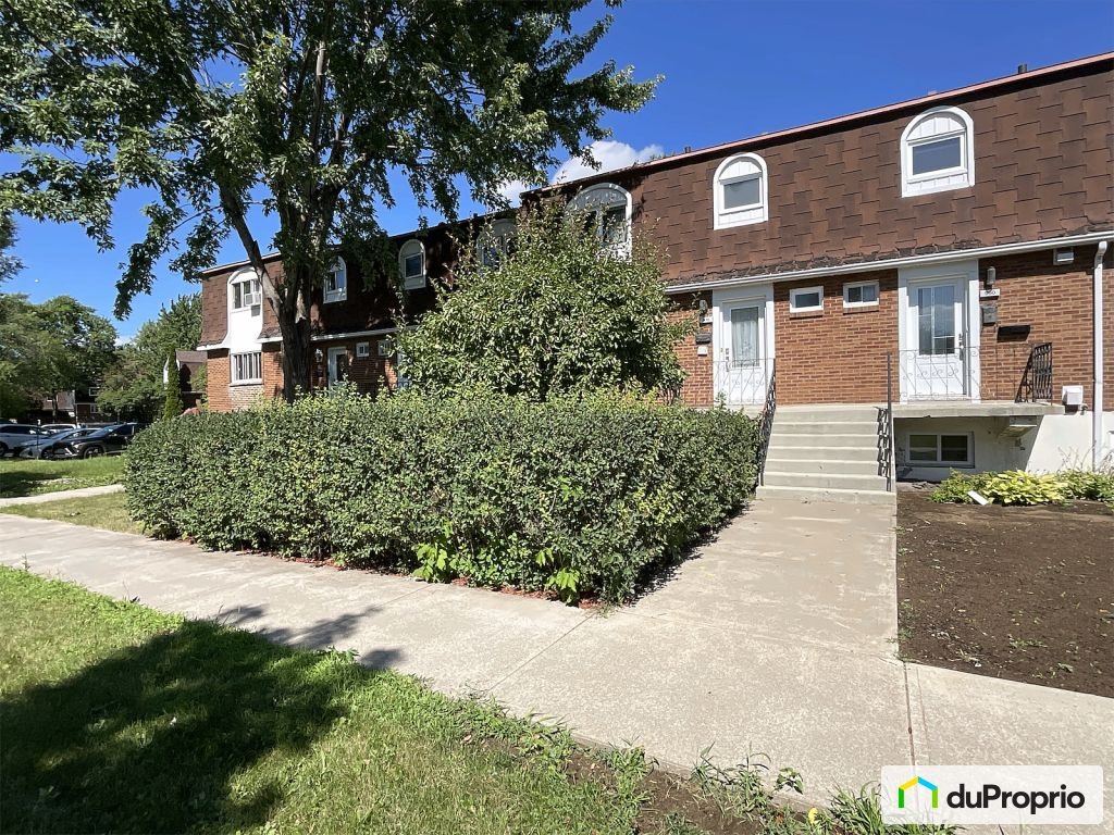 $399,900 - Townhouse in Pointe-Aux-Trembles / East Montreal — photo 1