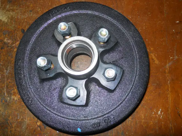 TRAILER AXLE TRAIT  4" DROP--TIRE &RIM in Other in Ottawa - Image 9