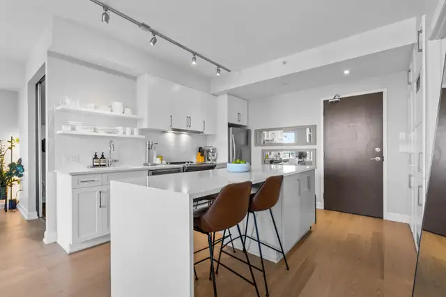 Modern 2-Bed Condo W/ Balcony & Parking & Locker | Wellington63395518997889122