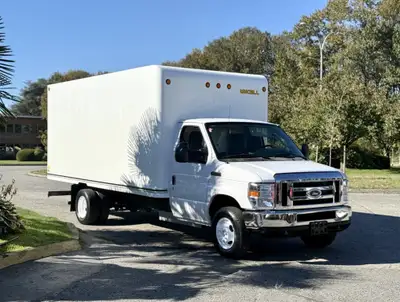 2019 Ford Econoline E-450 Cube Van Air Conditioning / Heat 12V Inputs Radio AM / FM Cup Holders Box...