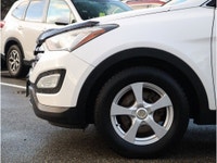 2013 HYUNDAI SANTA FE LUXURY - BC VEHICLE - BACKUP CAMERA - HEATED FRONT SEATS - DUAL-CLIMATE CONTRO... (image 5)