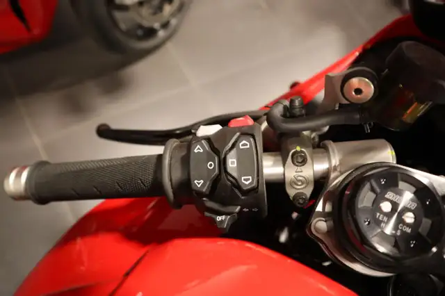 2025 Ducati Supersport in Other in Edmonton - Image 6