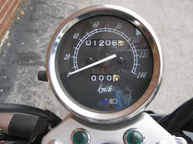 2010 Suzuki GZ250 Marauder in Street, Cruisers & Choppers in City of Toronto - Image 7