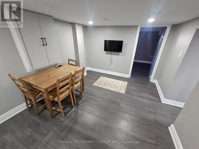 LOWER - 22 GRAHAM AVENUE N Hamilton (Delta), Ontario in Long Term Rentals in Hamilton - Image 12
