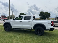 Command the road less traveled with this robust 2024 Chevrolet Colorado Crew Cab Pickup 4WD Trail Bo... (image 9)