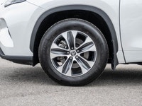 No Accidents - AWD - 3rd Row Seating - SofTex Leather - Sunroof The 2024 Toyota Highlander XLE is a... (image 4)