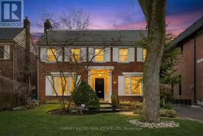 Beautifully Appointed 2-Storey Detached Residence Set On A 50 X 133 Ft Lot Anchored In Prestigious L...