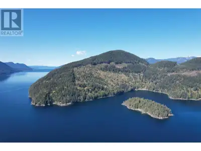 136 acre oceanfront property located in Jervis Inlet for sale by way of Court Order. 4,150 feet of q...