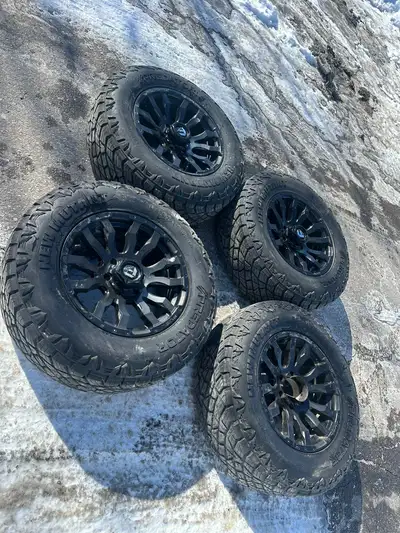 ford f150, ford expedition, Lincoln Navigator. 6x135 275/55/20 275/65/18 275/60/20 35x12.50x20 33x12...
