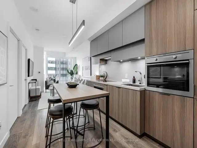 Mount Pleasant West Condo with Locker & Upgrades! in Condos for Sale in City of Toronto - Image 2