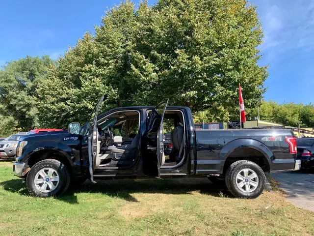 2016 FORD F-150 4X4 CREW 6.5FT LOW KMS LOADED in Cars & Trucks in Guelph - Image 4