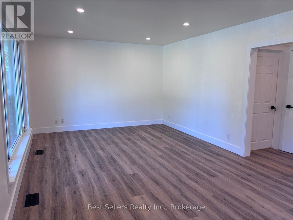 MAIN - 767 GASPE AVENUE Oshawa (Lakeview), Ontario 3