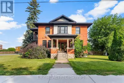 Located in the heart of Renfrew, 48 Hall Avenue presents a rare opportunity to own a versatile prope...