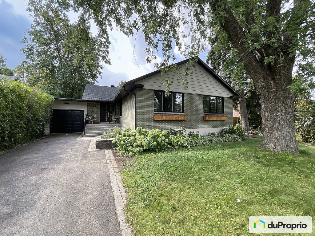 $1,399,000 - Bungalow for sale in St-Lambert — photo 1