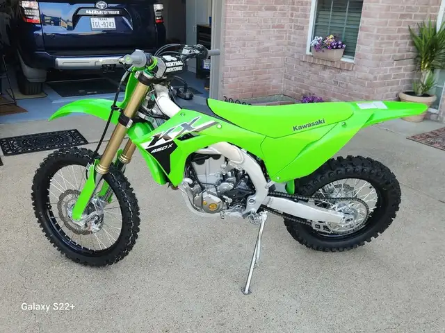  2024 KAWASAKI KX250-GREEN! in Dirt Bikes & Motocross in Edmonton - Image 2