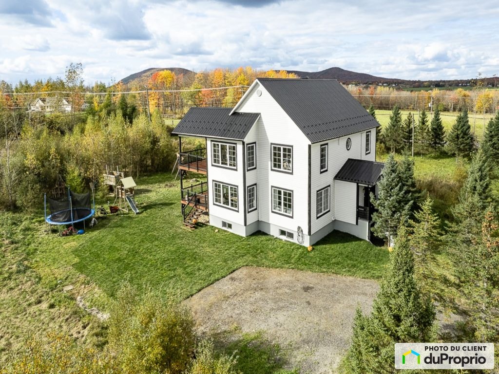 $635,000 - 2 Storey for sale in Waterloo — photo 1