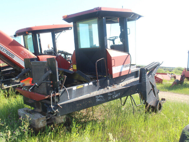 PARTING OUT: MacDon Premier 2900 Turbo Swather (Parts & Salvage) in Other in Saskatoon - Image 3