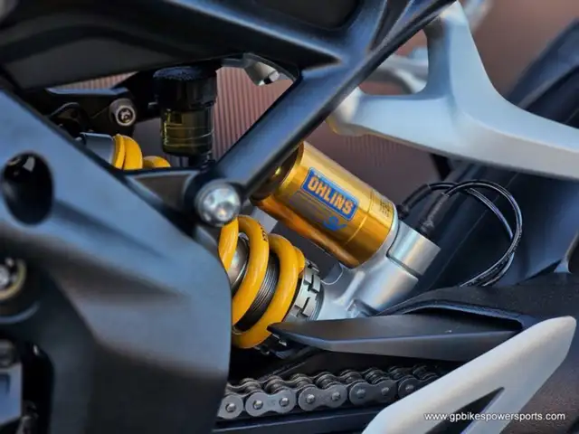 2026 Triumph Speed Triple 1200 RX in Sport Bikes in Oshawa / Durham Region - Image 23