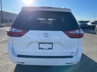 2018 Toyota Sienna LE V6 AWD 7-Passenger Minivan | Clean Carfax | Loaded with Features 3.5L V6 Engin... (image 4)