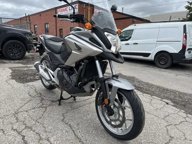 2016 Honda NC750X ~ HONDA NC750X ~ COOL BIKE ~ DUAL PURPOSE ~ in Street, Cruisers & Choppers in City of Toronto - Image 5