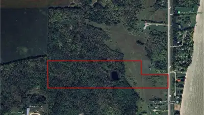 0 222 Road, Hnausa, MB Looking to build your own oasis? This beautiful 31.42 acre piece of land has...