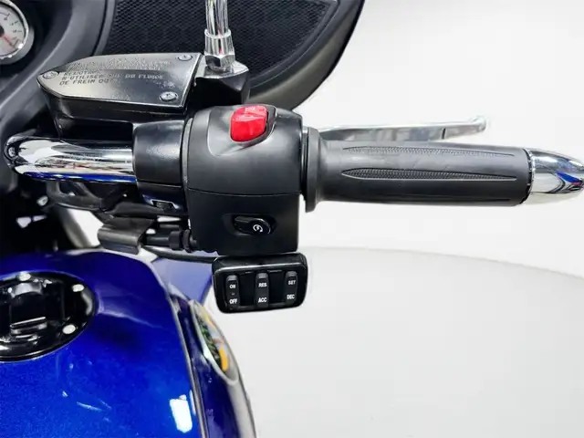 2011 Victory Motorcycles Cross Country **MATCHING TOUR PACK** ** in Sport Touring in Markham / York Region - Image 21