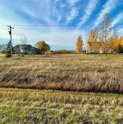 R02//St Clements/Beautiful 2.2 acre lot in the RM of St Clements. Amazing opportunity to build your...