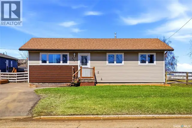 327 Coteau STREET Milestone, Saskatchewan in Houses for Sale in Regina - Image 3