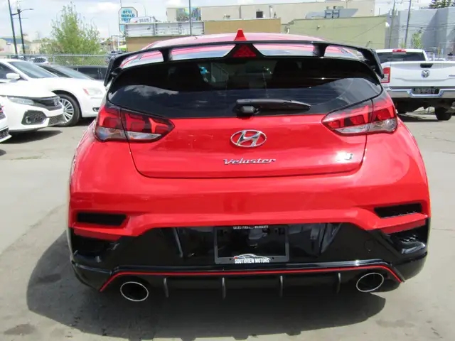 2022 Hyundai Veloster N N POWER 2.0L Turbo / Tech / Carplay / Na in Cars & Trucks in Calgary - Image 9