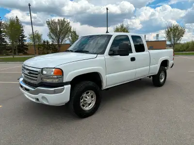 2007 GMC SIERRA 2500HD SLT Extended Cab Shortbox Diesel 4X4 From Interstate Motors, It Is Fully Load...
