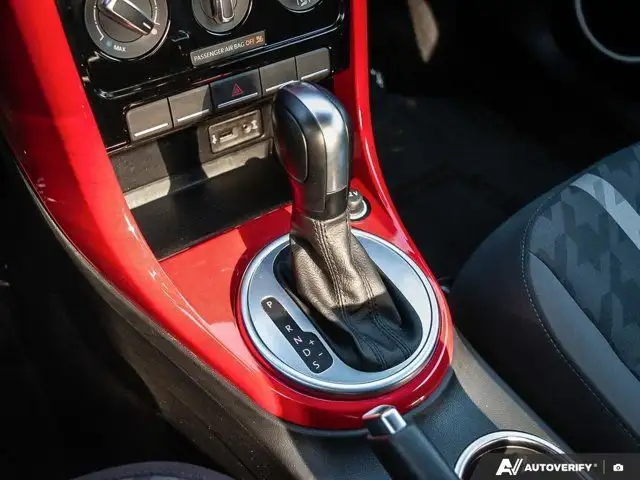 2017 Volkswagen Beetle Coupe Trendline | One Owner | Clean in Cars & Trucks in London - Image 22