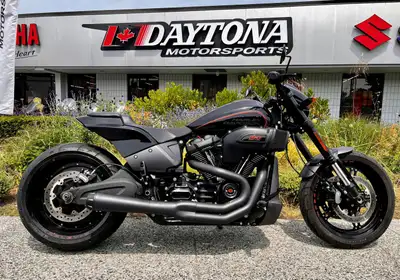 2019 Harley Davidson FXDR 114 with only 4750 kms! MSRP $19,999 + $185 Doc = $18,184 + applicable tax...