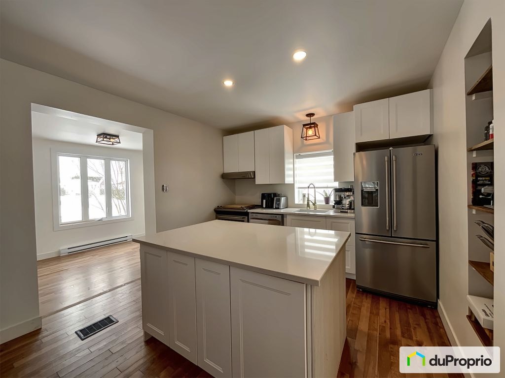 $300,000 - 2 Storey for sale in Acton Vale — photo 1