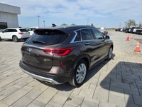 2019 Infiniti QX50 Luxe AWD with 103,000kms. Nicely equipped with Leather, Panoramic Sunroof, Alloys... (image 4)