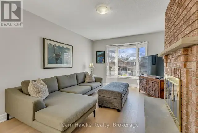 15 White Boulevard Vaughan (Brownridge), Ontario, photo 4 of 4